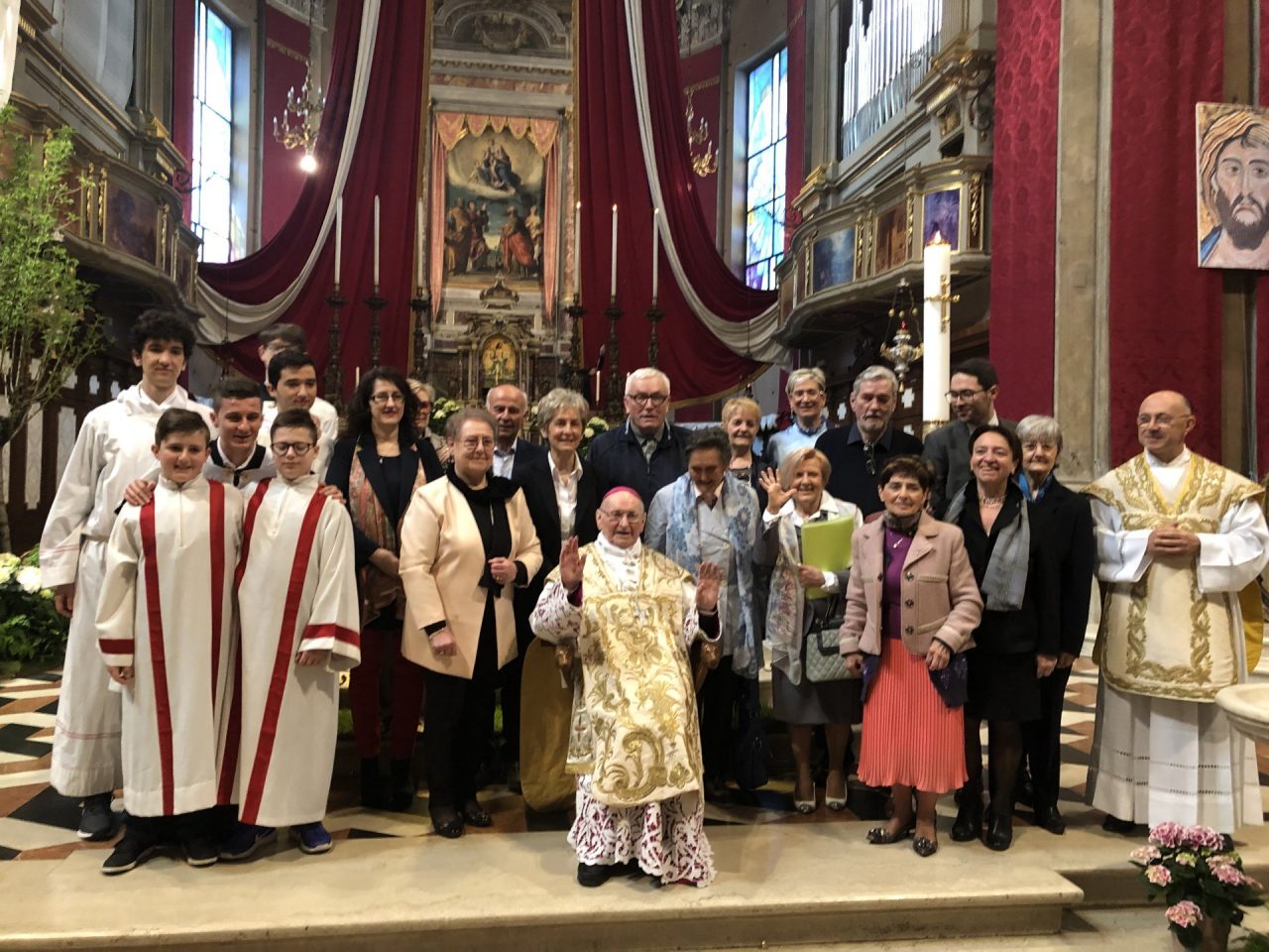 Manerbio, monsignor Capuzzi celebra la Pasqua
