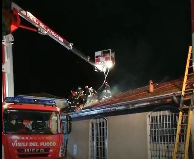 In fiamme con la “fabbrichetta” anche le opere di Luigi Mor