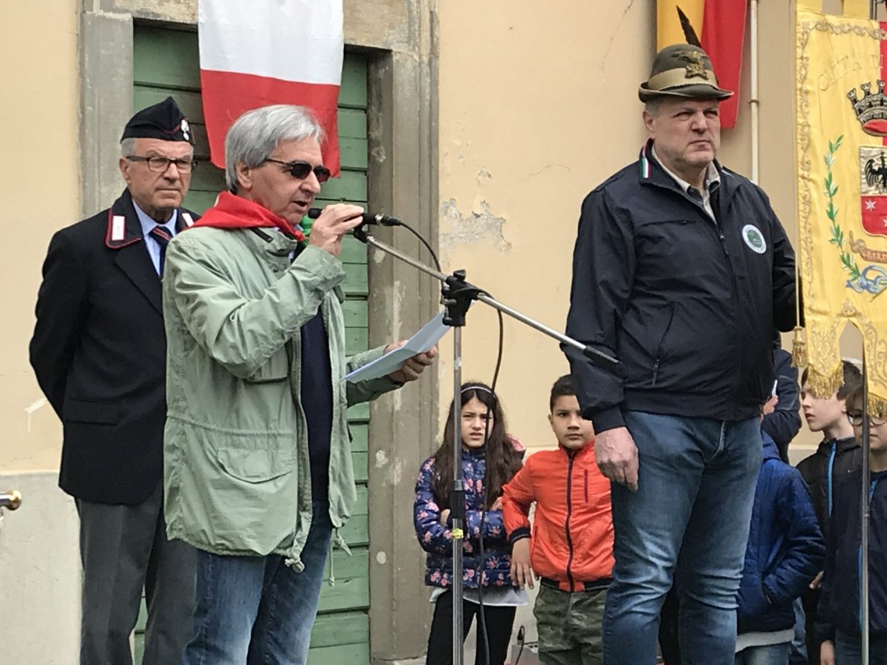 Celebrato il 25 Aprile a Chiari e dalla Villa è partito anche il Raduno di auto d’epoca