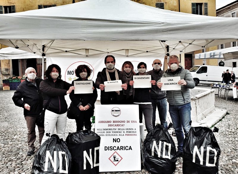 In piazza contro la Pirossina