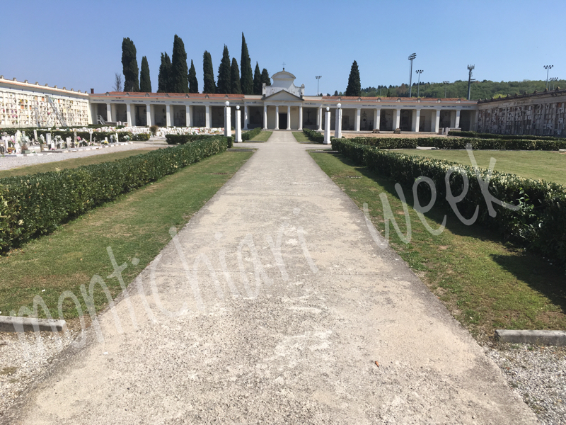 Le minoranze chiedono interventi al cimitero