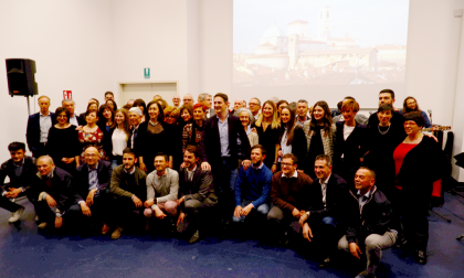 Presentata la coalizione del sindaco Vizzardi: 60 candidati e un finale in musica