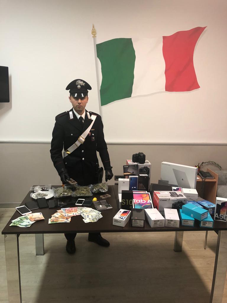 Sirmione: coppia di spacciatori casalinghi arrestati dai carabinieri