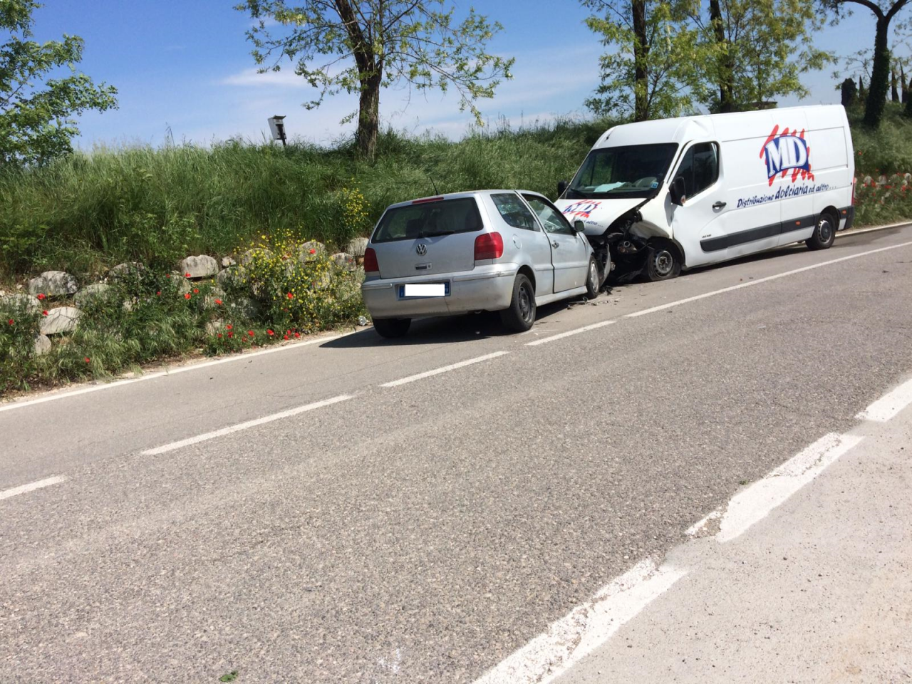 Grave schianto fra due auto a Desenzano