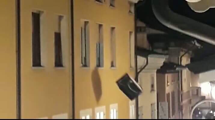 A Desenzano piovono… lavatrici