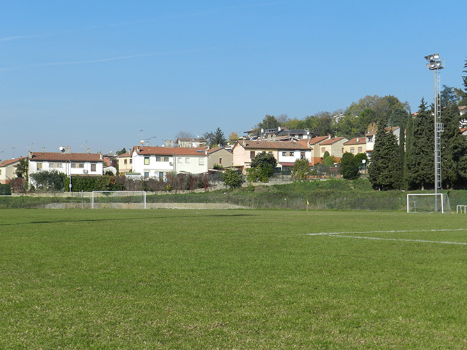 Lo stadio Cardone in vendita a lotti