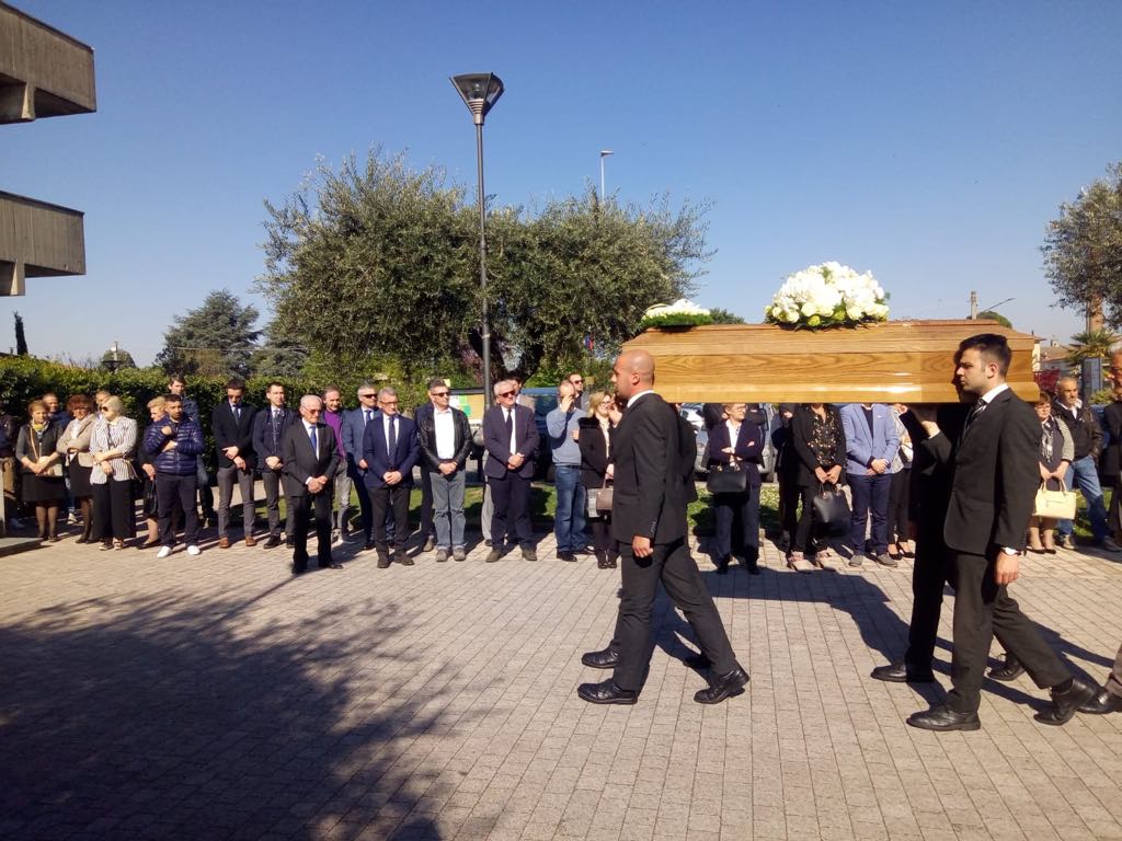 L’ultimo commosso saluto a Giuseppe Vezzoli