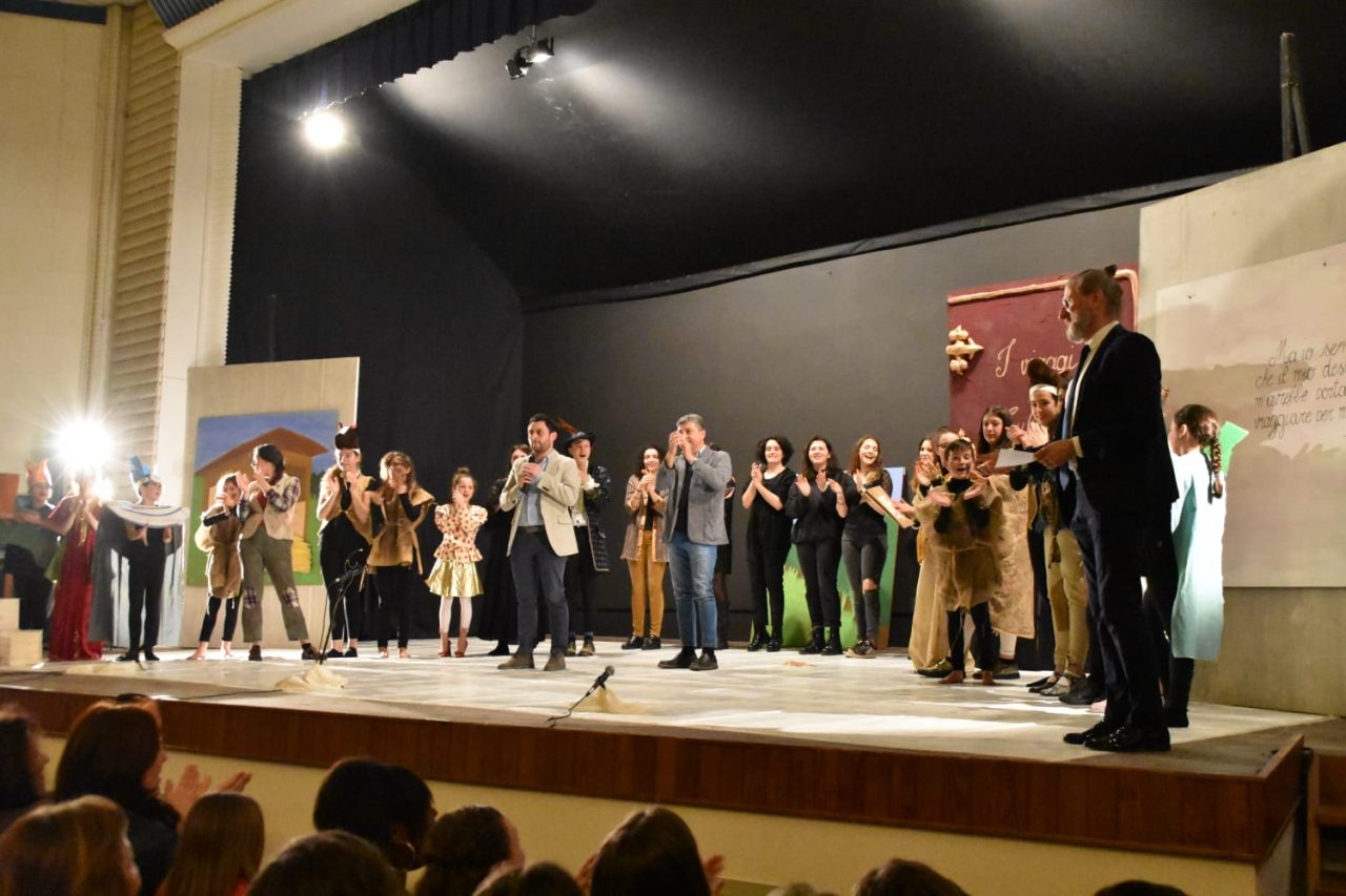 I ragazzi della scuola teatro di Dello hanno dato spettacolo