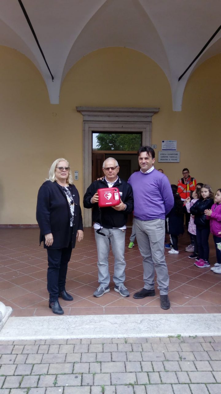 Dall’Auser di Visano un defiblillatore alla scuola