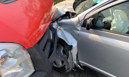 Scontro tra furgone e auto, tre feriti a San Felice