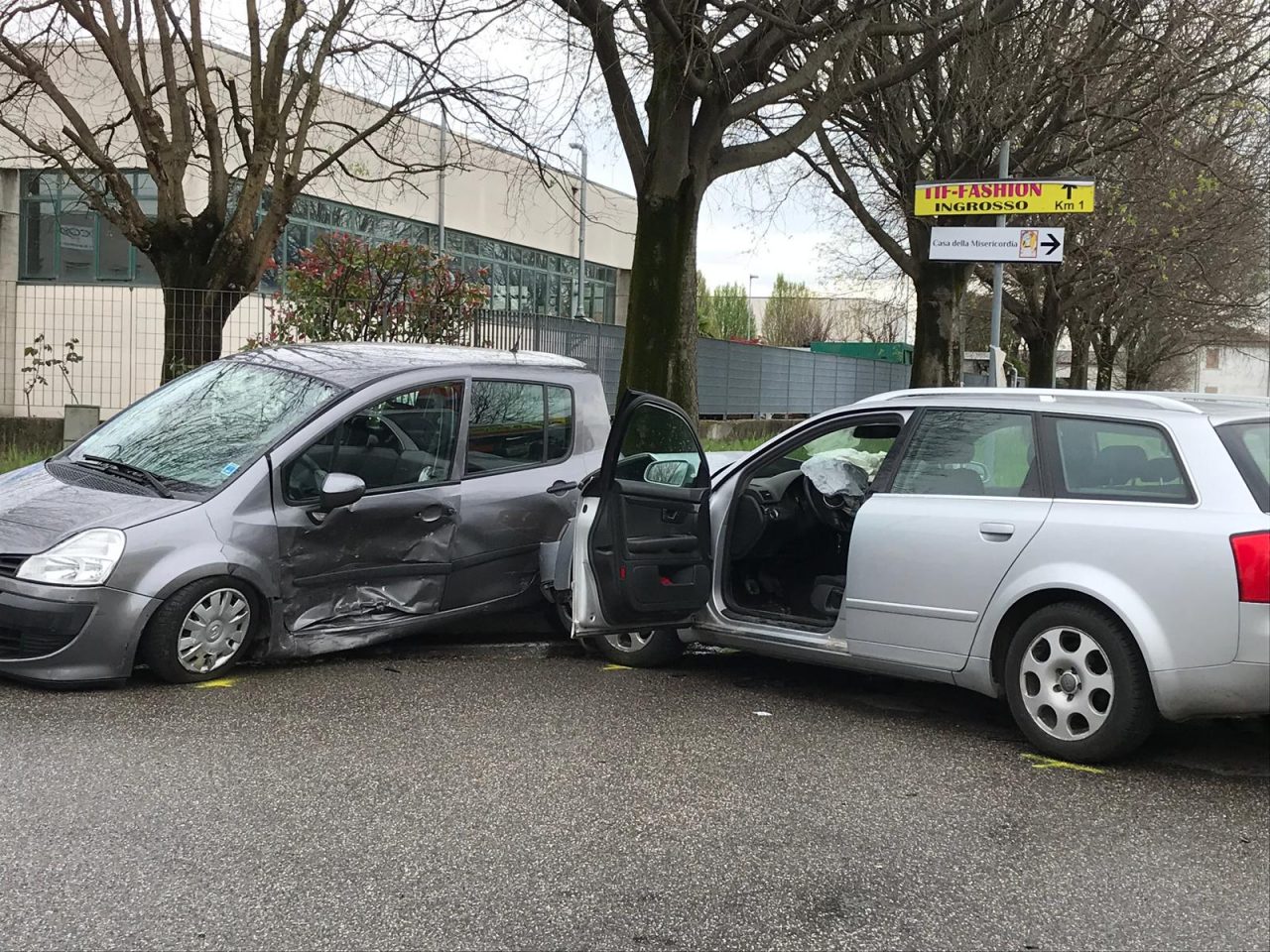 Schianto allo stop, tre feriti a Ghedi