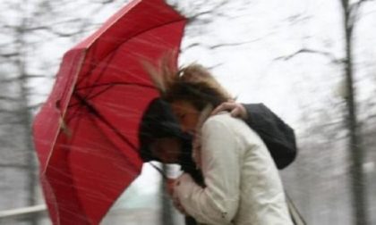 Meteo, pioggia e vento forte: scatta l’allerta anche a Brescia
