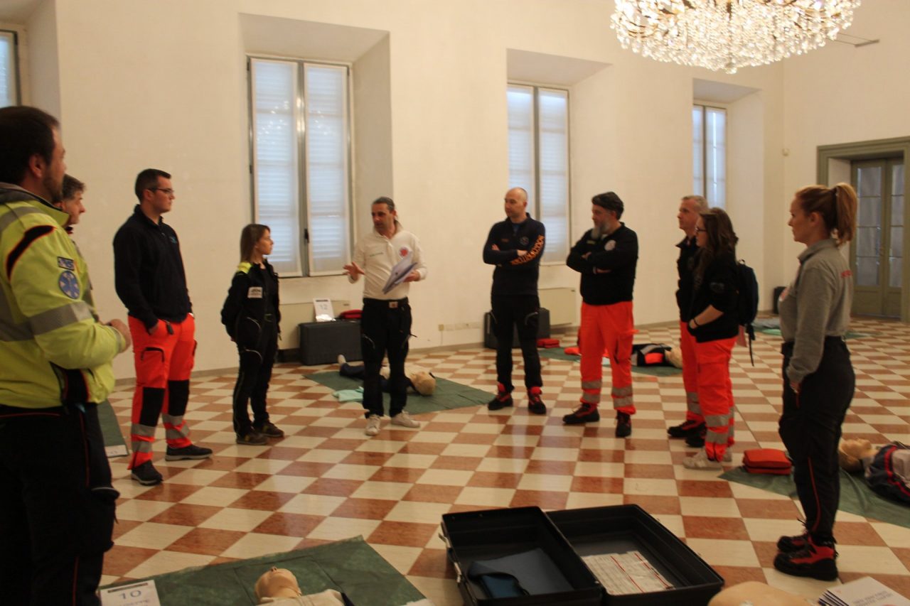 A lezione per imparare a salvare una vita