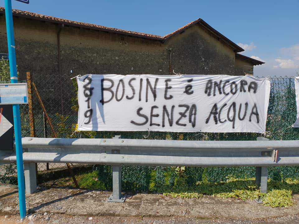 Ritardi nei lavori per l’acqua a Bosine, infuriati i residenti