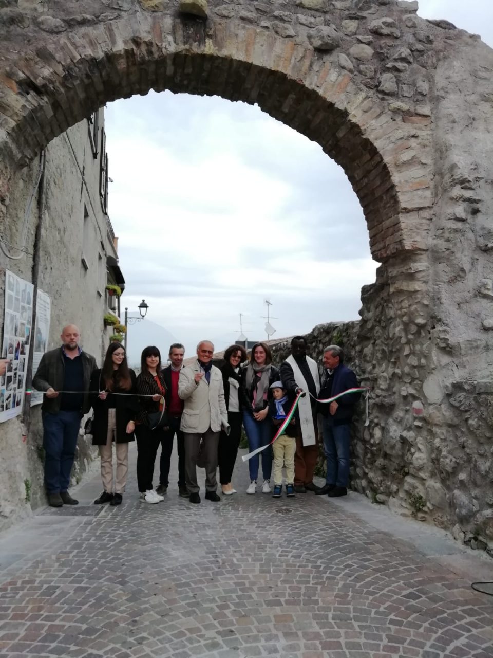 Sanata la ferita alla frazione Balbiana di Manerba: l’arco è stato ricostruito