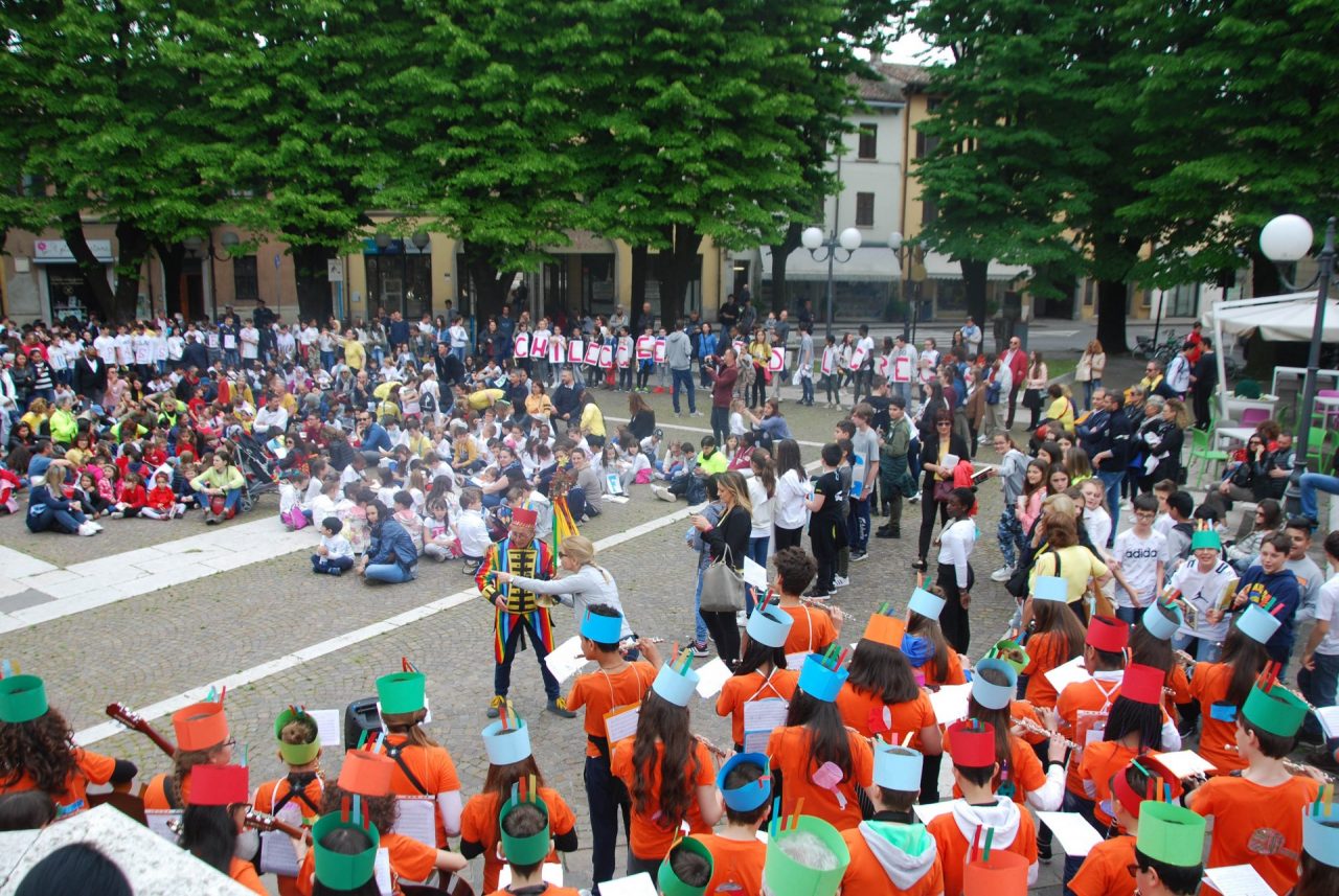 A Manerbio un flash mob dedicato alla lettura