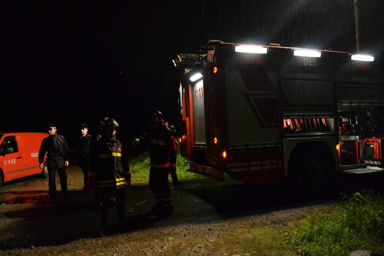 Travolti da un albero, morti due uomini a Urago d’Oglio