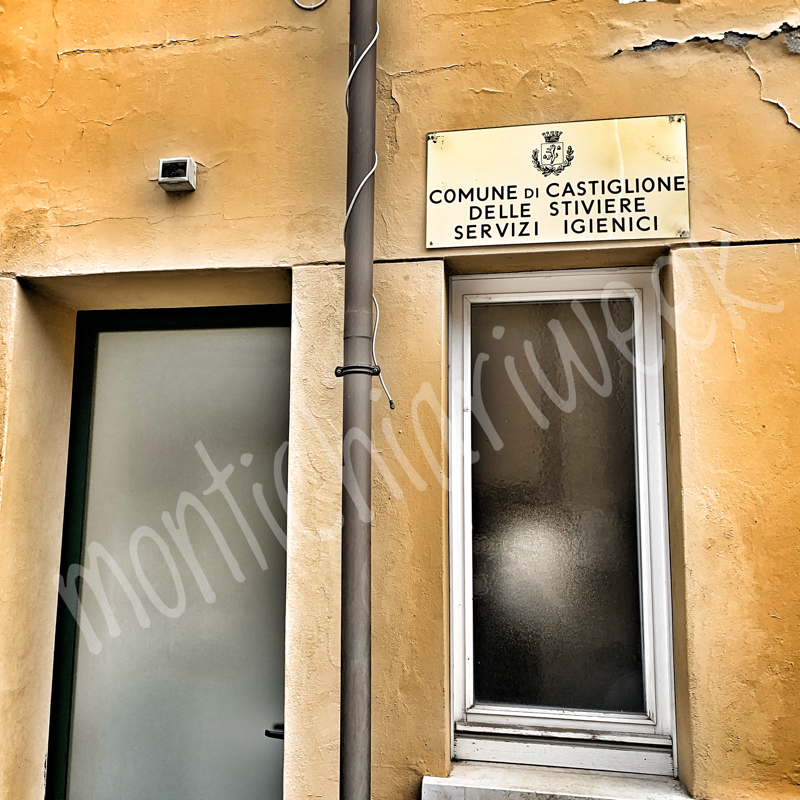 Bagni pubblici a pagamento a Castiglione