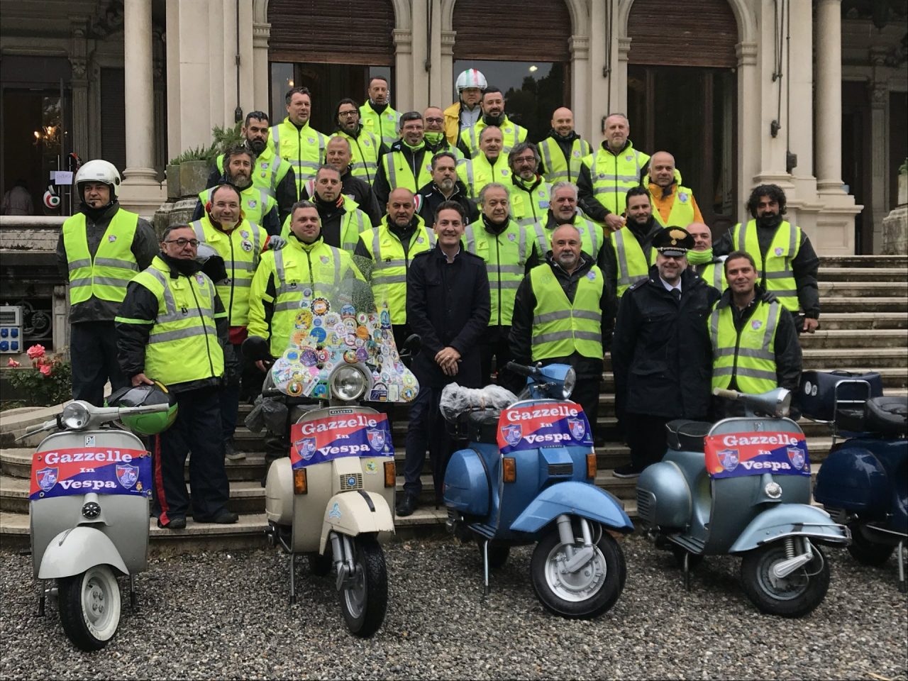 Le Gazzelle in vespa sono partite dalla Villa di Chiari