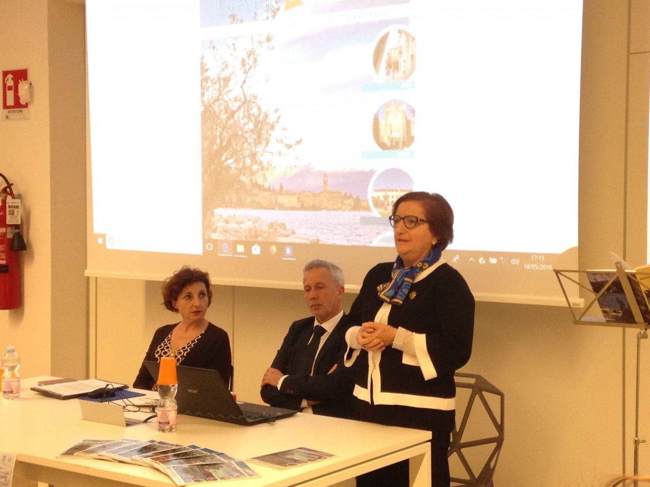 Raccontami la bellezza:premiati i giovani partecipanti in biblioteca a Salò