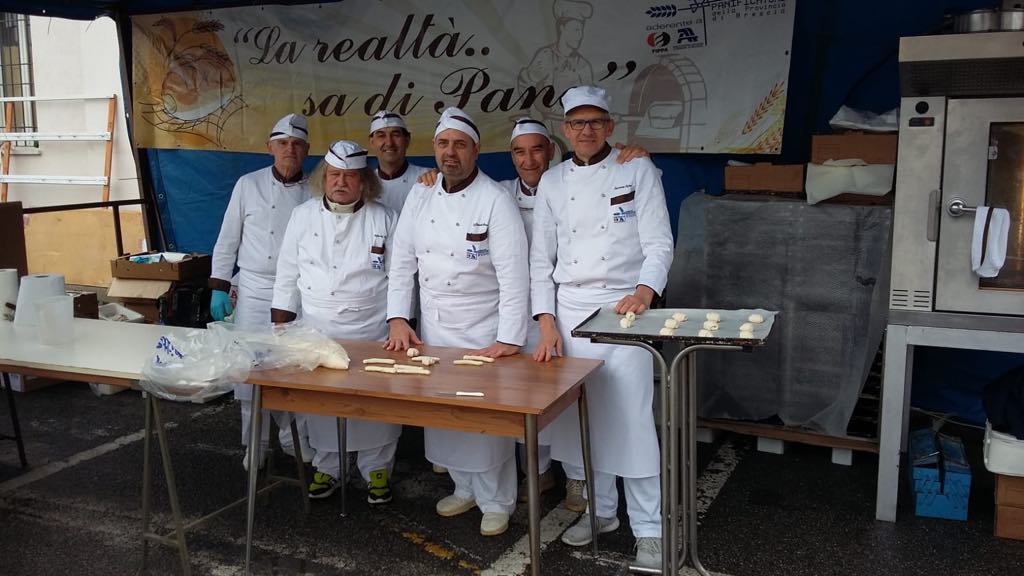 Cignano: con il vespa tour al via la sagra della seconda di maggio VIDEO