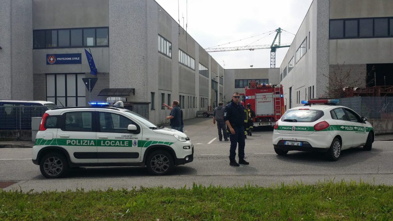Incendio al magazzino della Protezione Civile di Cazzago