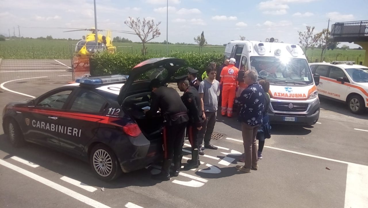 Grave schianto a Urago: elisoccorso in arrivo per un centauro VIDEO