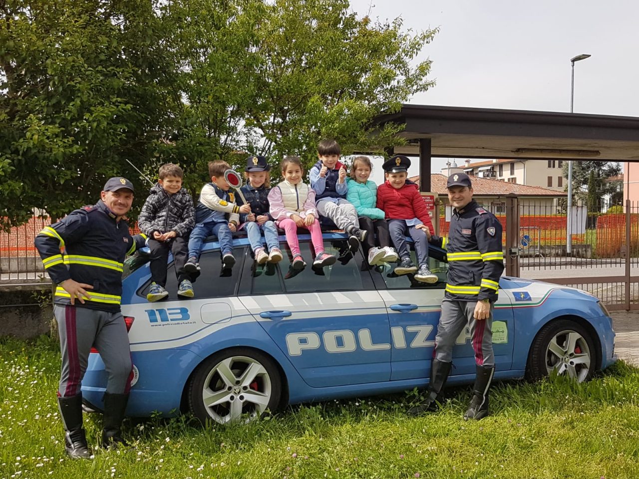 I bambini del Fasani a scuola di Polizia Stradale