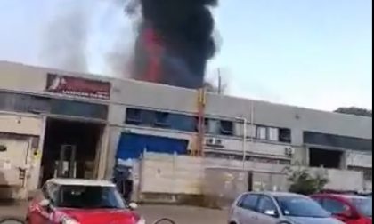 Incendio a Ospitaletto: capannone in fiamme VIDEO