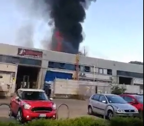 Incendio a Ospitaletto: capannone in fiamme VIDEO
