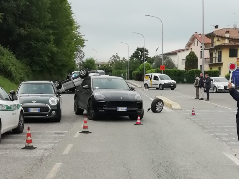 Ribaltamento in codice rosso a Iseo