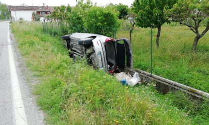 Auto fuori strada a Lonato, ventottenne in ospedale