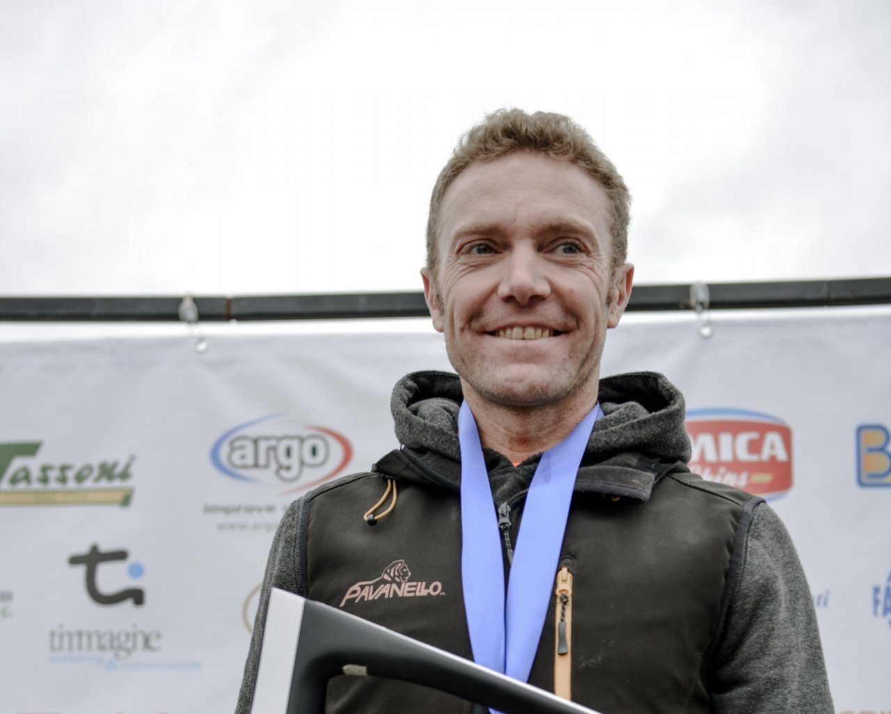 Massimo Cigana trionfa alla terza del Triathlon Sprint Città di Salò