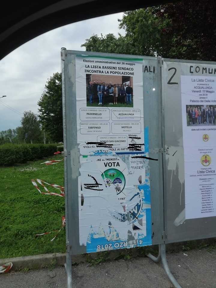 Atti vandalici in casa Lega: strappati i manifesti e piovono insulti