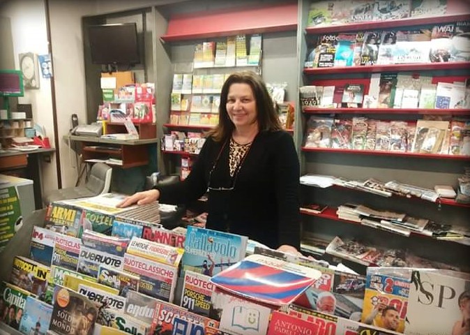 Lascia l’edicola dopo 45 anni, con Nazarena se ne va un pezzo di storia