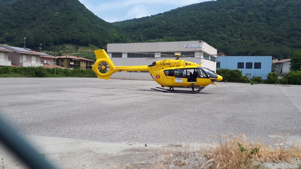 Elisoccorso a Paratico, codice rosso per un 50enne caduto mentre faceva parapendio