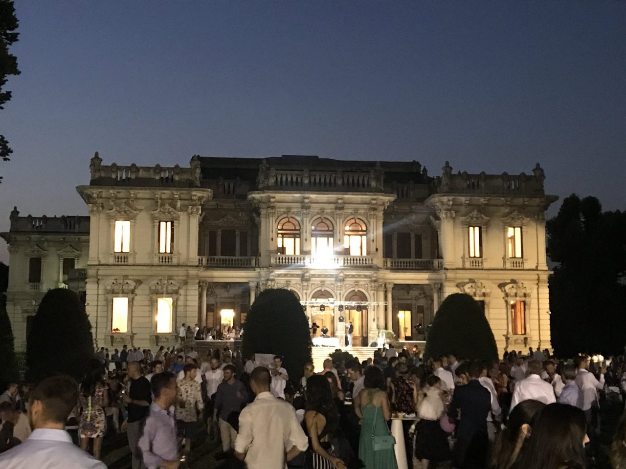 Solidarietà e divertimento con la Great Night in Villa a Chiari