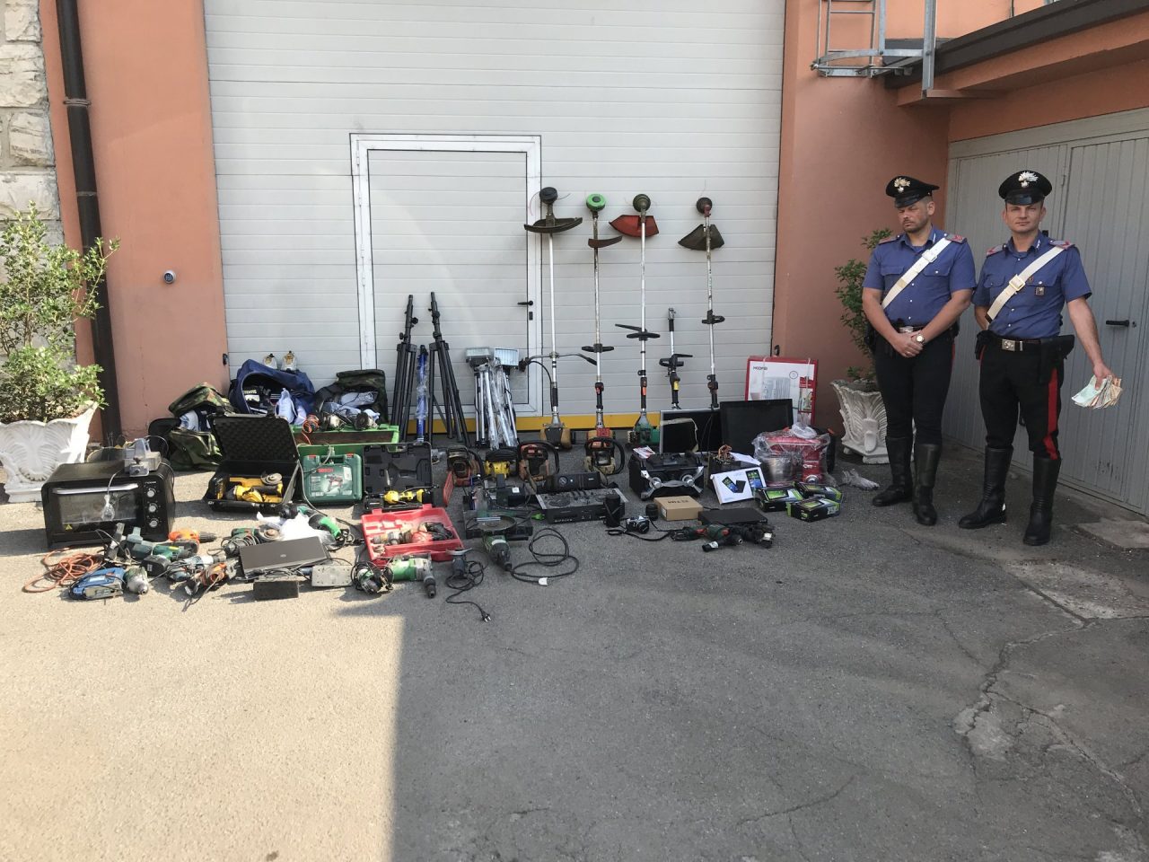 Attività investigativa per la repressione dei reati contro il patrimonio: arrestato un tunisino