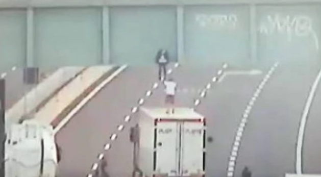 Camionista salva aspirante suicida di 19 anni