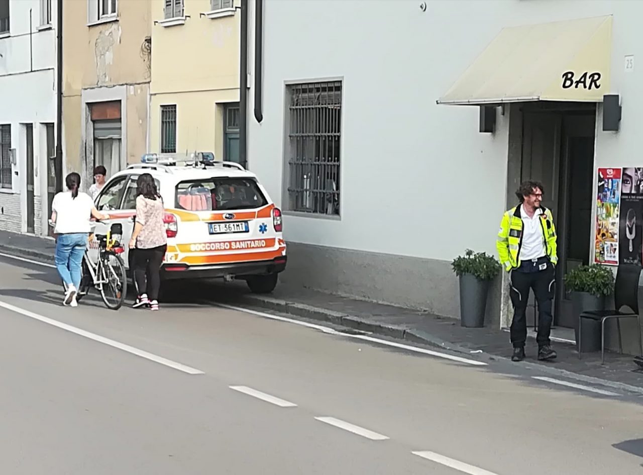 Investito da un motorino: all’ospedale un 68enne manerbiese