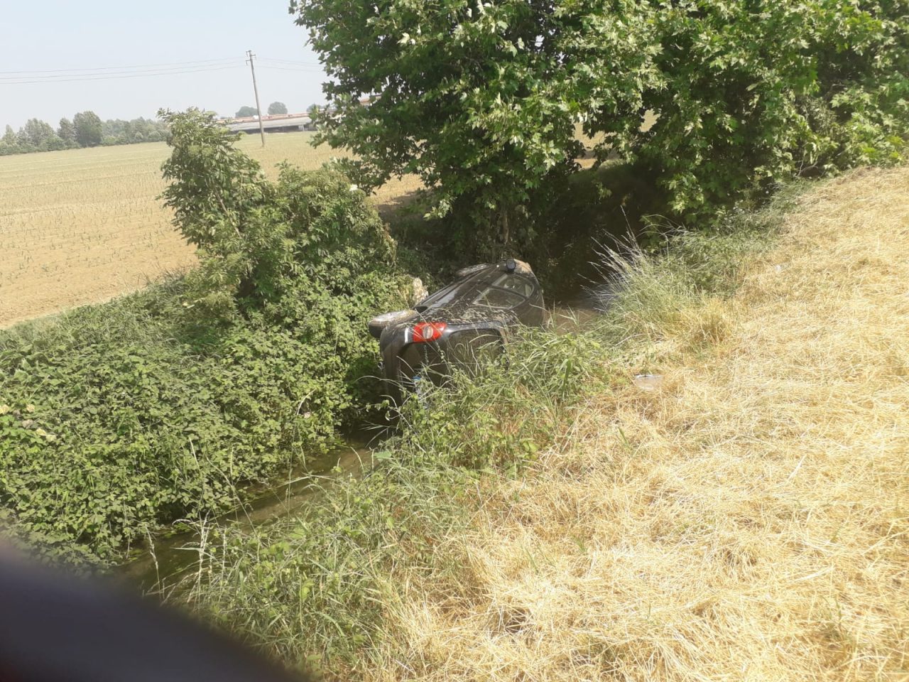 Ribaltamento sulla Sp11 a Orzinuovi, scatta il rosso