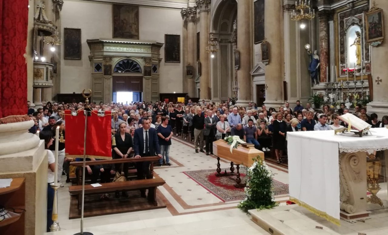 In centinaia per l’addio a “Paolino”, motociclista di Borgosatollo