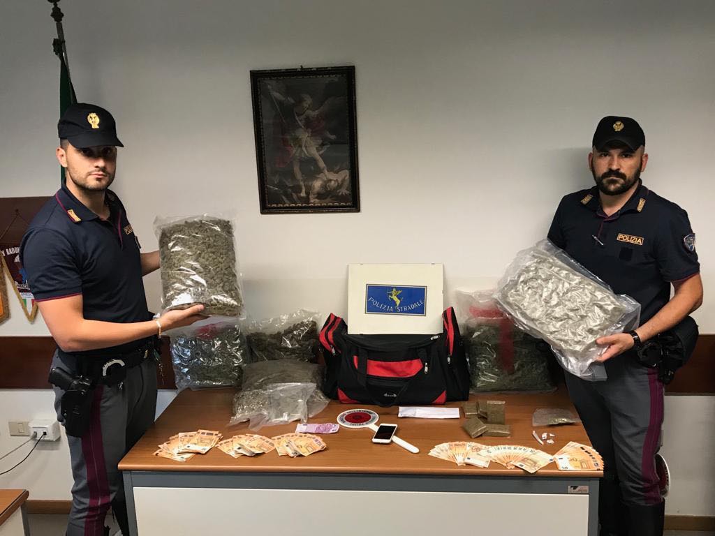 Forte velocità, soldi e sostanze stupefacenti. A Travagliato in manette un 34enne