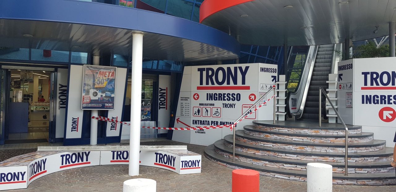 Colpo grosso al Trony: rubati prodotti hi-tech per migliaia di euro