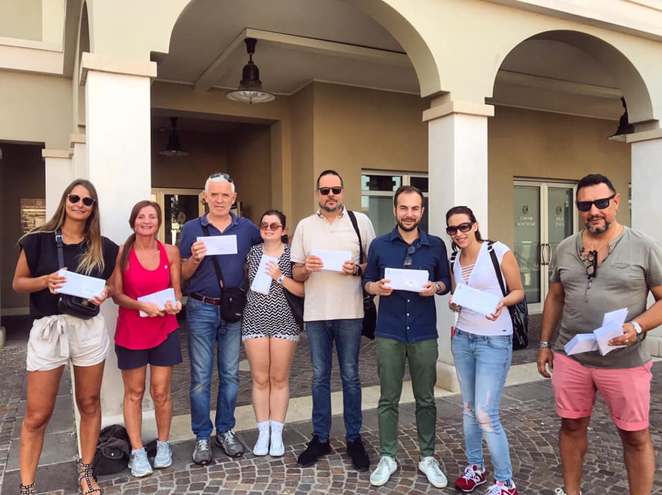 Amministratori come postini per ridurre i costi di spedizione