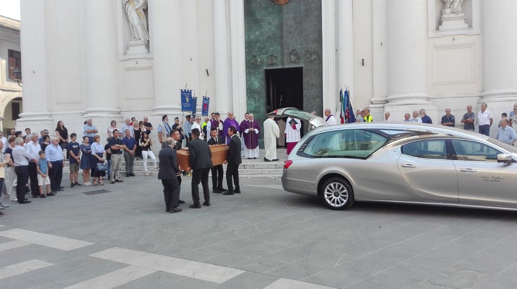 Montichiari: l’estremo saluto in Duomo a Padre Don Giambruno Chitò