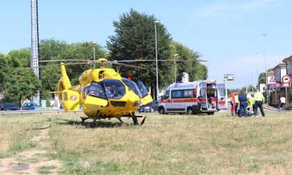 Prova un mezzo in concessionaria e finisce all’ospedale con l’elisoccorso