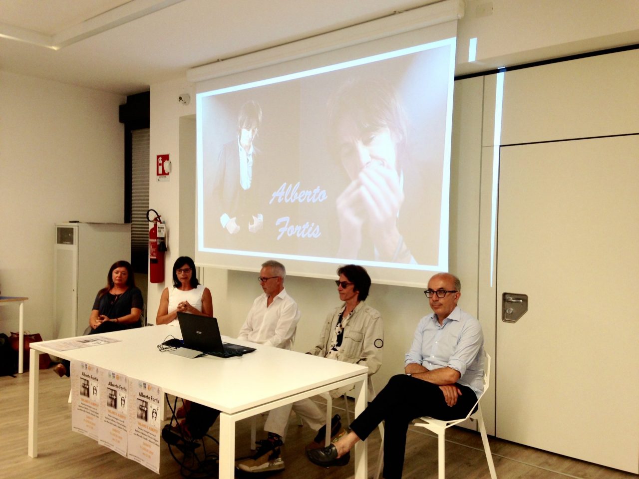 Alberto Fortis si racconta in biblioteca a Salò