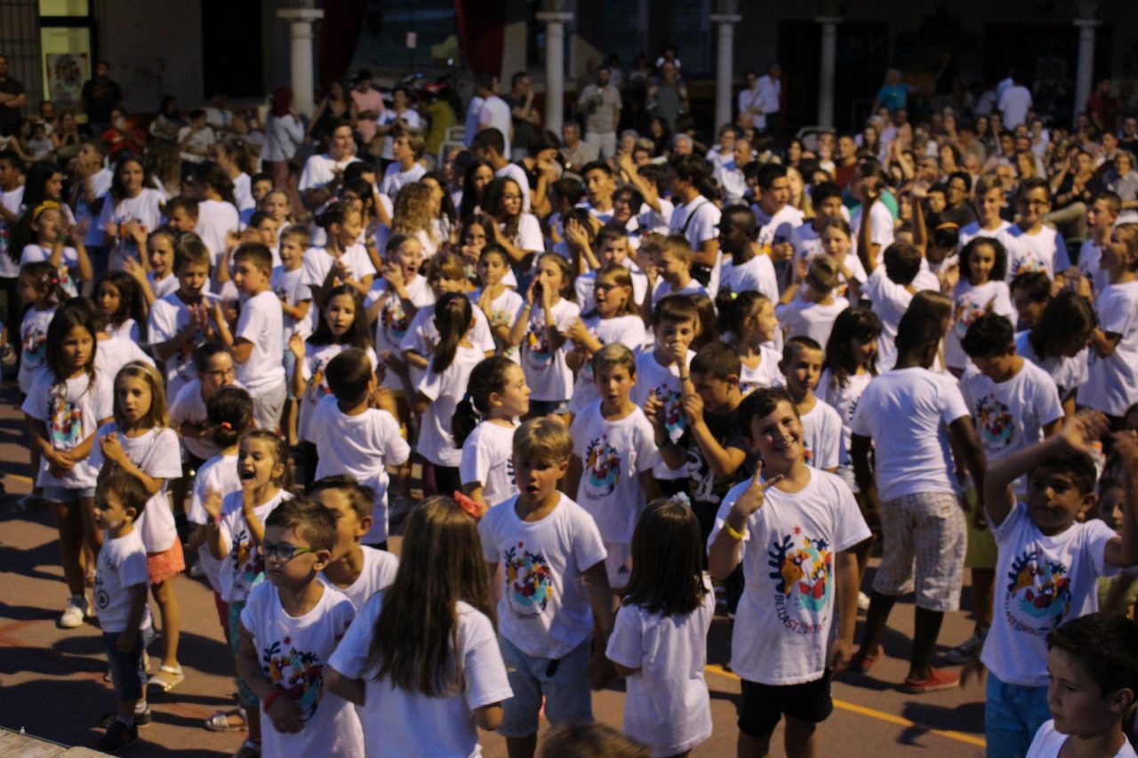 Tanto entusiasmo, musica e spettacolo alla festa del Grest di Villa Pedergnano