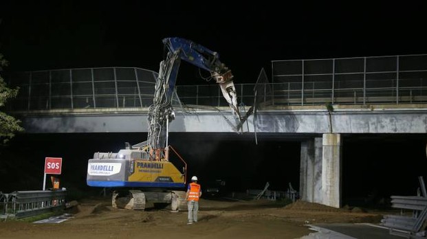 Venerdì prossimo la posa del nuovo ponte sulla A21